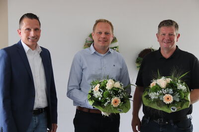 Bild vergrößern: (v.l.): Bürgermeister Mike Otte, Andreas Robke, Burkhard Kuhlmann