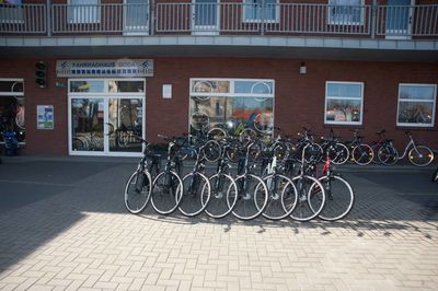 Bild vergrößern: Außenansicht Fahrradhaus Goda