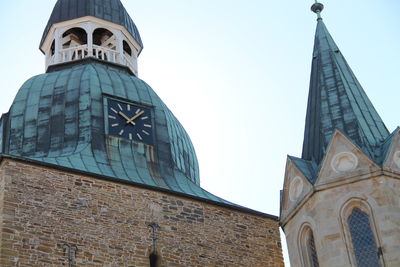 Bild vergrößern: Die Kirchtürme von St. Viktor Damme