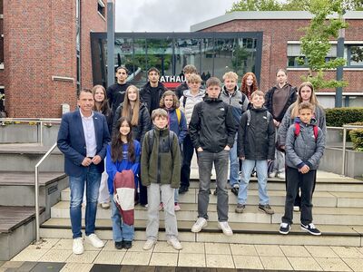Sch�lervertretung der Realschule Damme zu Besuch bei B�rgermeister Mike Otte